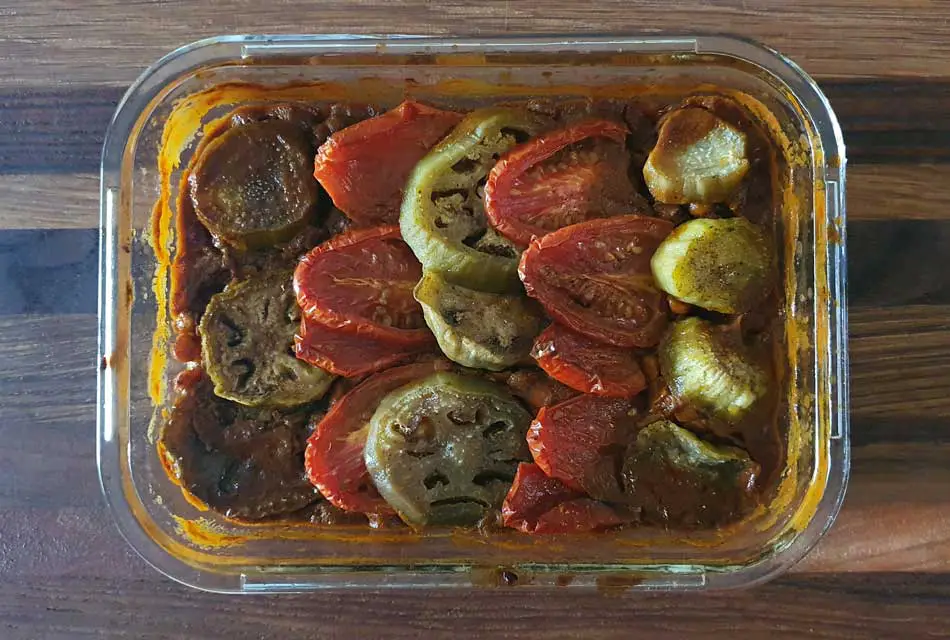 Khoresht Gheymeh Bademjan – Persian Stew with Split Peas and Eggplant
